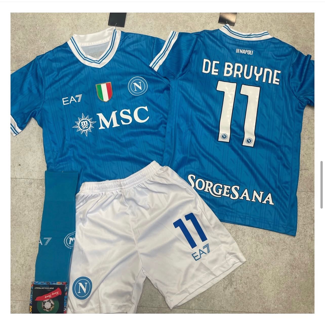 CLUB-STYLE FOOTBALL KIT